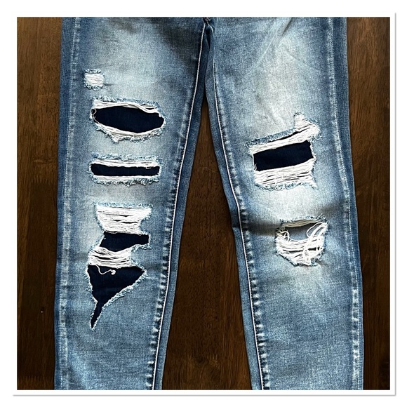 NEW YORK & CO Soho "Boyfriend" Distressed Jeans 🆕 - Picture 9 of 11